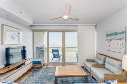 Beach Club 303B - living room