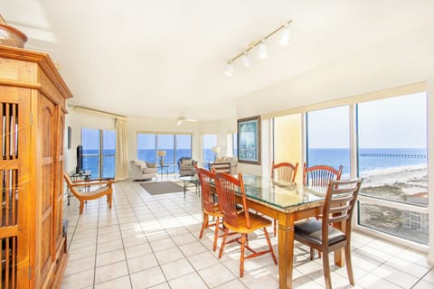 Emerald Isle 1208 - Dining room