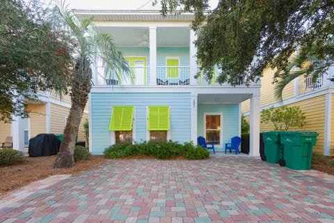 The House: Bahama Blue!