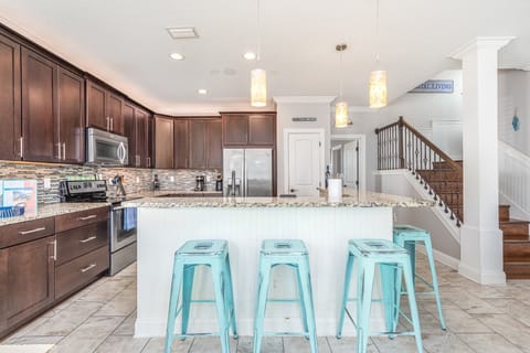 Large kitchen island with seating for 6!