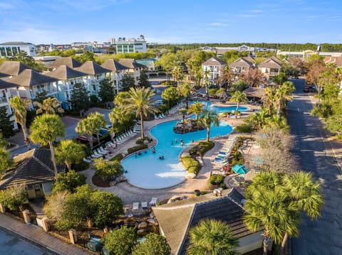Largest Lagoon Pool in the area!
Plenty of chairs to relax. Private!
ZeroEntry!