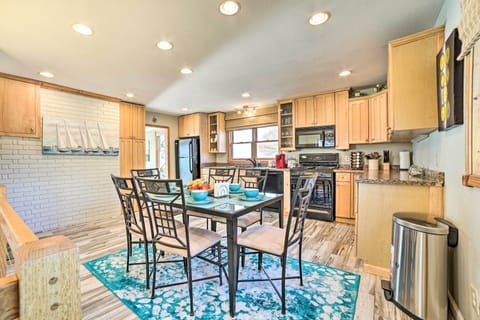 Kitchen | Dining Area