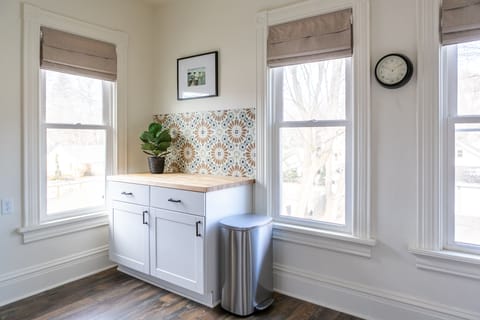 Fully equipped kitchen with everything you need to cook or dine in