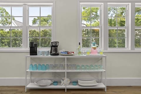 The perfect rack for the perfect sip.