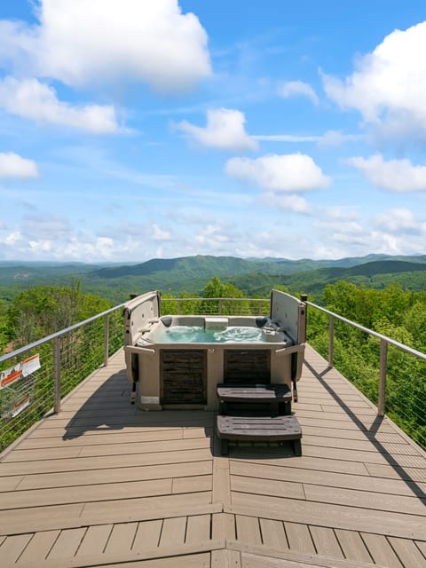 Hot tub over looking a million dollar view.