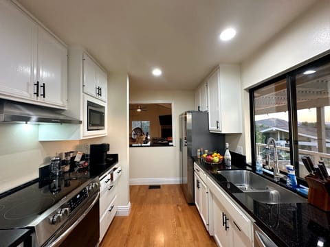 Fallbrook Cottage Kitchen 