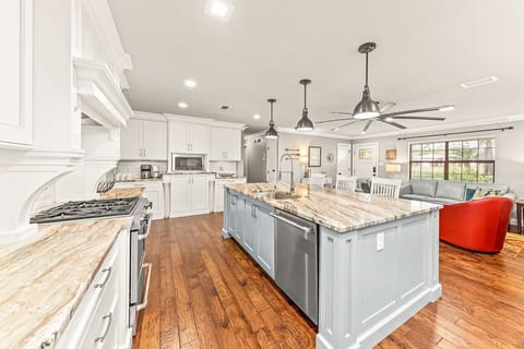 Gas Appliances / Electric stove