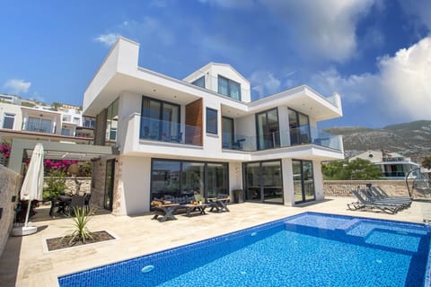  Brand new Villa Lea in Kalamar Bay