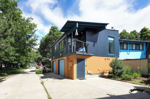 Exterior porch (inactive garage 9pm-8:30am)