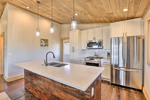 Fully Equipped Kitchen | Cooking Basics Provided