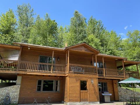 "Lazy Bear" cabin