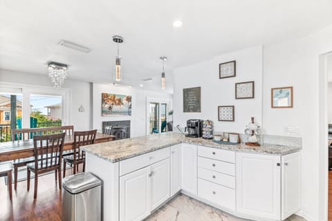 Plenty of counter space no matter how many cooks are in the kitchen