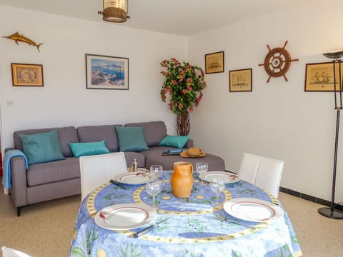 Table, Picture Frame, Property, Furniture, Azure, Blue, Couch, Textile, Interior Design, Flowerpot