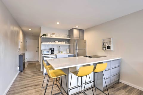 Frisco Vacation Rental | Studio | 1BA | 369 Sq Ft | Step-Free Access | Elevator