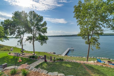 Exterior | Dock | Lake Access | Kayaks | Canoe | Fire Pit
