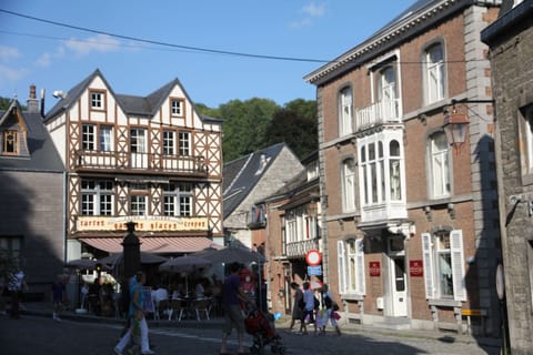 Region [summer] (>5 km)