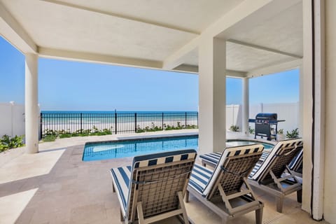 Pool, Spa, and Lounge - Tarpon Lookout by Anna Maria Island Accommodations