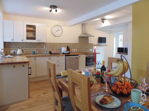 Kitchen | Newburgh C Listed Townhouse, Newburgh, near Cupar