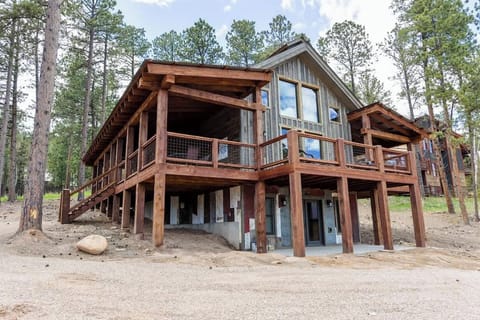 Welcome to Gunstock Lodge managed by Deadwood Connections. 