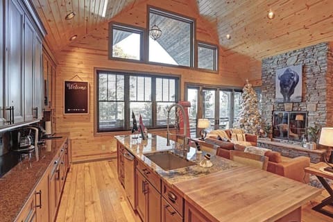Large center kitchen island 