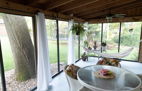 Screened-In Patio w/ Seating for 4 & Hammock