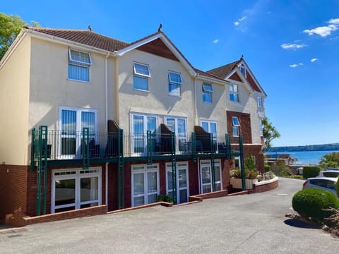 No 4 is the 3rd from the left, with the parking straight infront.