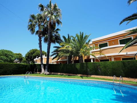 Tree, Swimming Pool, Shade, Resort, Hacienda, Estate, Eco Hotel, Landscaping, Villa