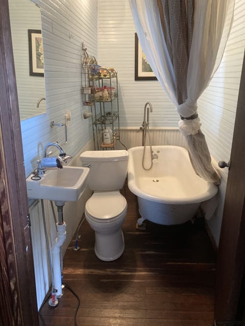 Full Bath (Hand sprayer, no stand up shower.) 