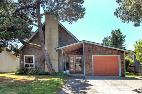 The Seaside Chalet - your one of a kind getaway in the best part of town!