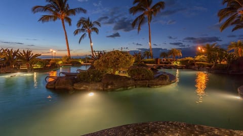 Hali'i Kai common area pool