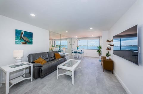 21-web-or-mls-Living Room 1-3