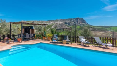 Casa Rural El Chaparro Antequera - La Higuera by Ruralidays