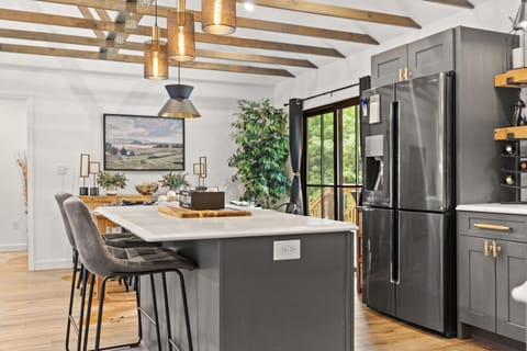 Kitchen/dining open concept