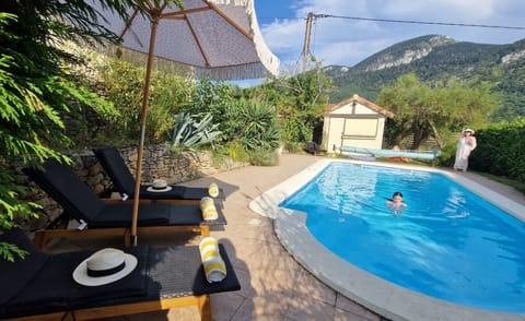 Sun, blue skies, mountains, pool, and 4 terraces - what more could you want?!