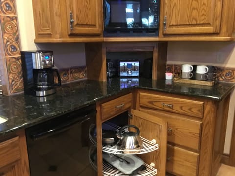 Fully equipped kitchen