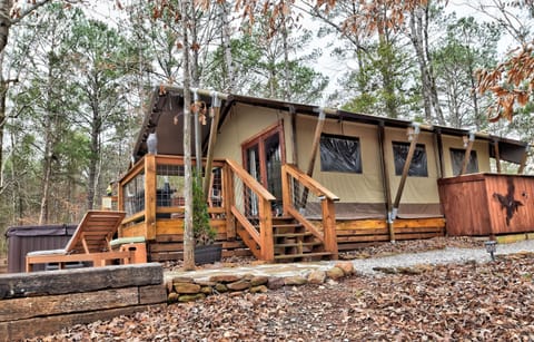 The Rhondaposa 1 Bedroom Glamp. Sleeps 4

