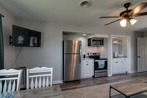 Kitchenette with full size appliances