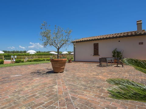 Property, Real Estate, House, Home, Building, Estate, Tree, Yard, Room, Architecture