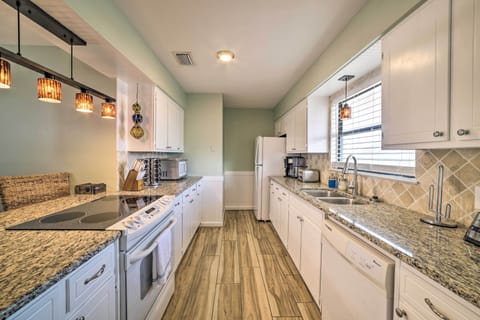 Kitchen | Microwave | Toaster