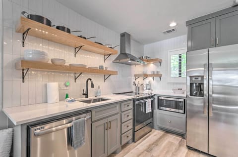 Santa Rosa Beach Vacation Rental | Studio | 1BA | Stairs Required | 525 Sq Ft