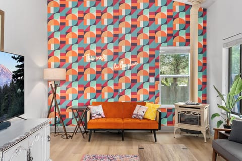 Theater, playground, gameroom, arcade, large dining room, 20mi to PDX, 3bd/2ba House in Washington