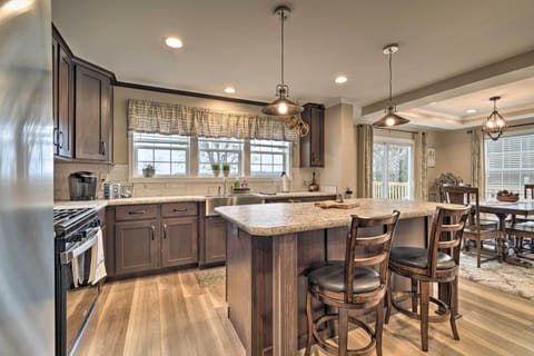 Kitchen | Blender | Ice Maker | Crock-Pot