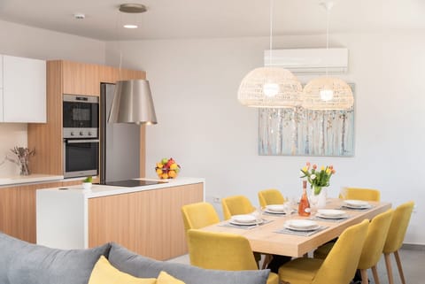 Dining Room, Kitchen