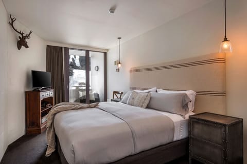 Luxurious king sized bed can be configured into 2 single beds with prior notice.