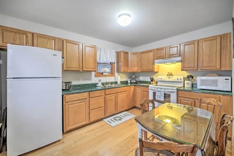 Kitchen | Dishware & Flatware Provided