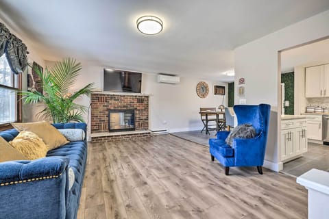 Living Room | Towels & Linens | 4 Exterior Security Cameras (Facing Out)