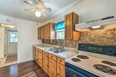 Kitchen | Microwave | Toaster