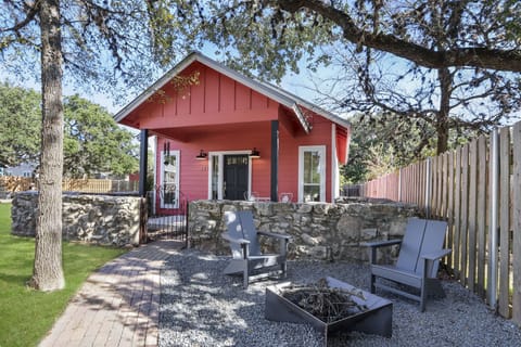 Fire pit and seating for two