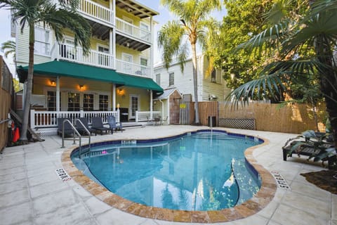 Shared Heated Pool