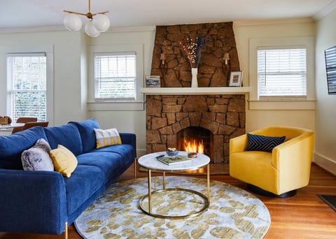Relax and unwind in this charming and stylish bungalow in super-convenient Crestwood.